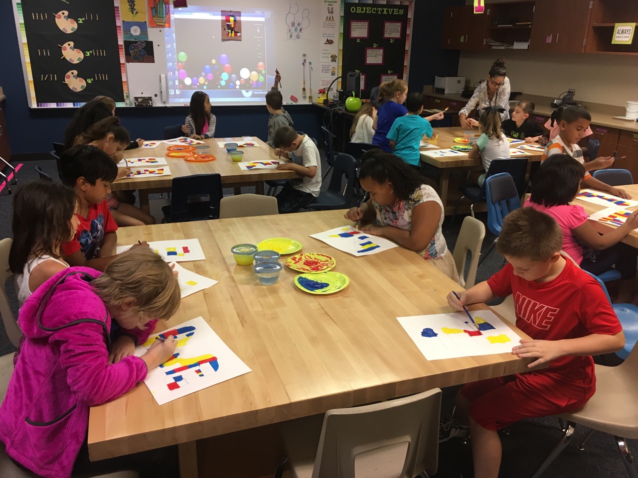 Students from Ford Elementary enjoy getting creative in Mrs. Gutierrez’s art class.