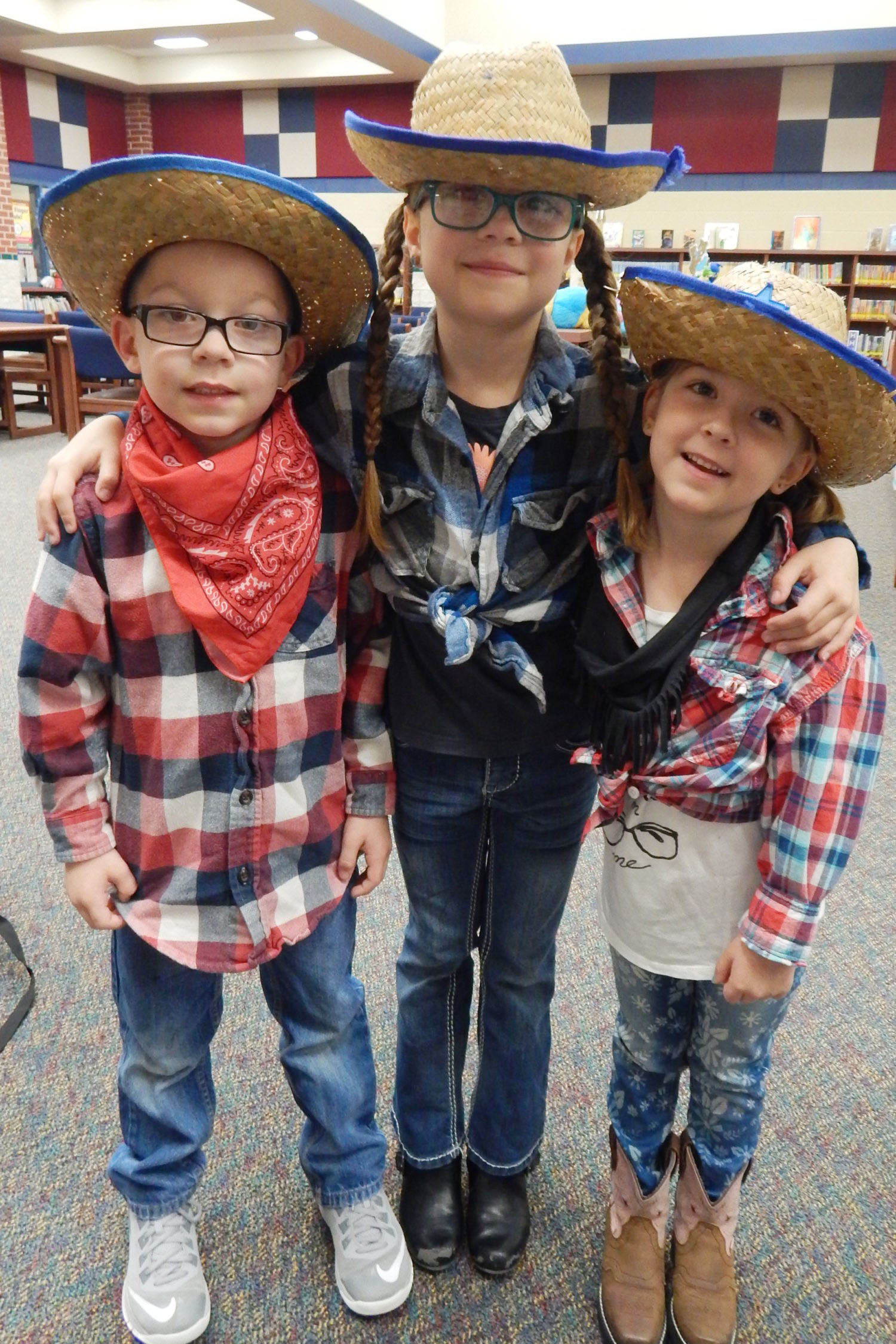 Students at Kaufman Elementary celebrate Go Texan Day.
